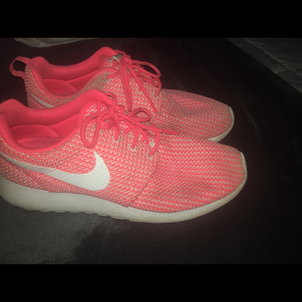 NIKE ROSHE LIMITED EDITION