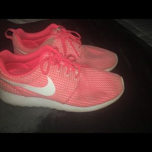 NIKE ROSHE LIMITED EDITION