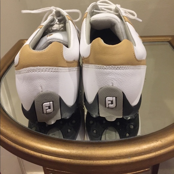 Golf Shoes - Picture 3 of 5