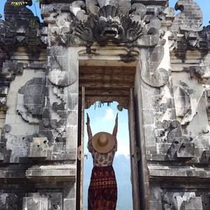 Meet your Posher, Dana