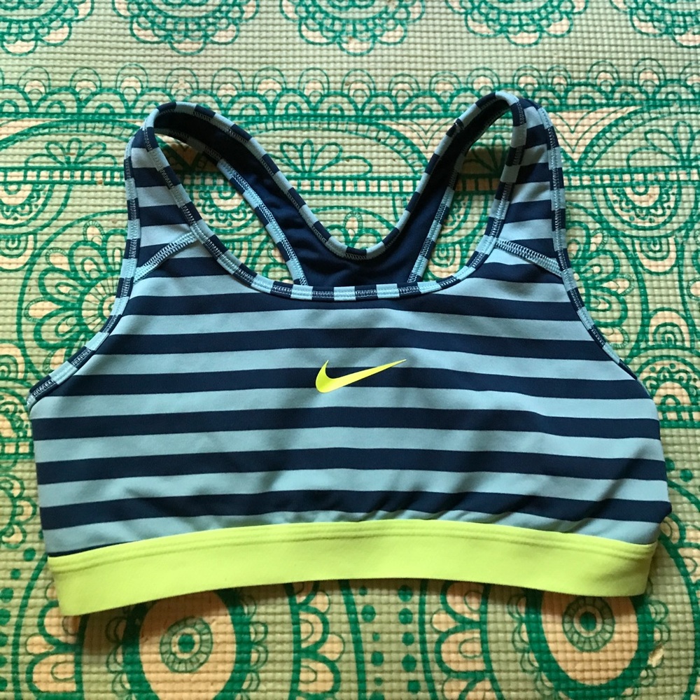 NIKE dri- fit sports bra