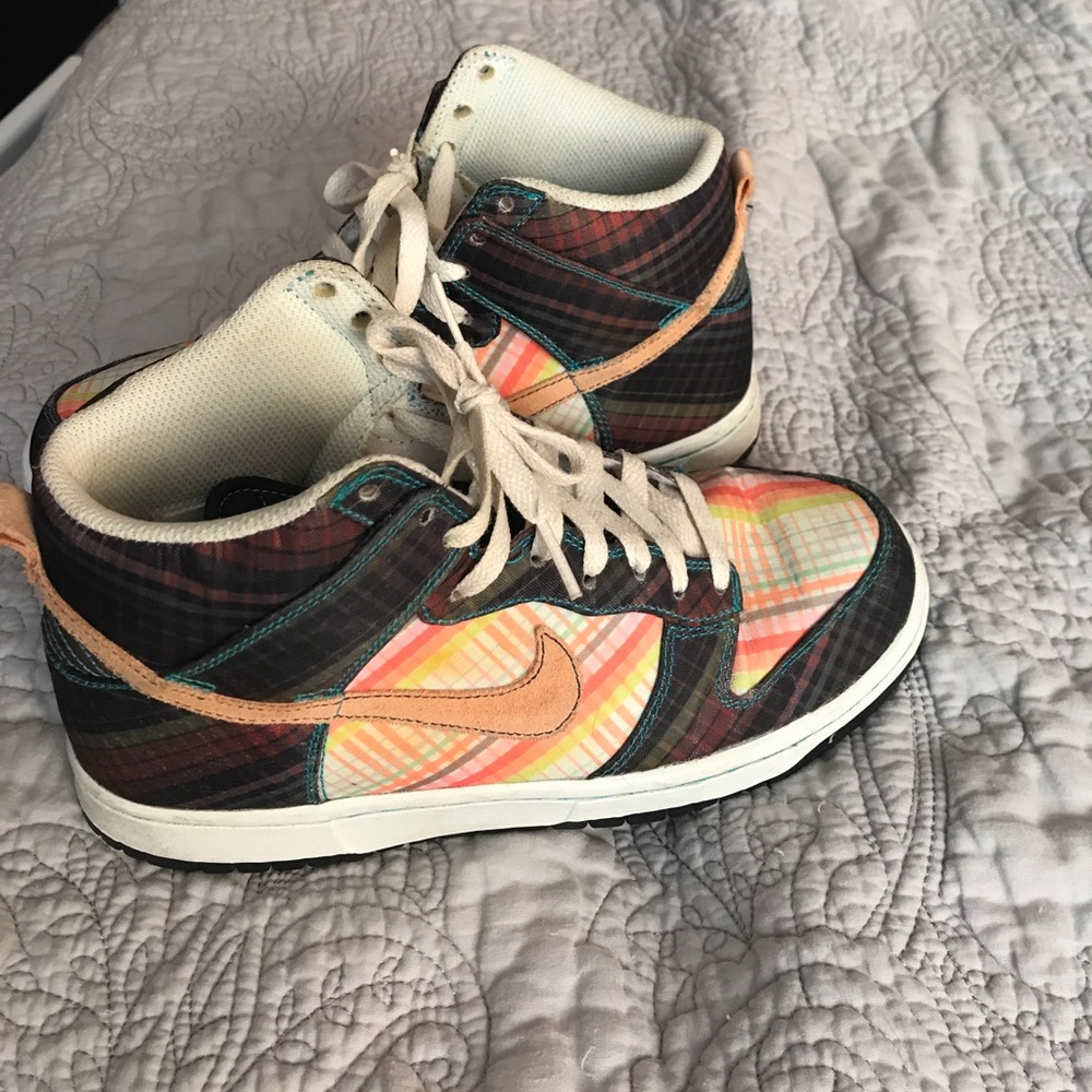 Women’s Nike Dunks Hi Top 7.5