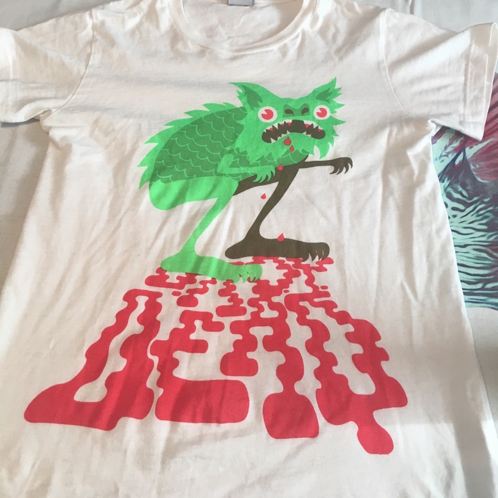 Drop dead tee medium