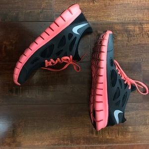 Women's Nike Free tennis shoes