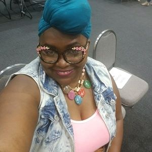 Meet your Posher, Celisa