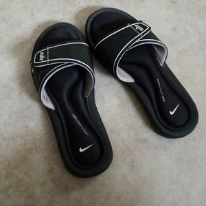Nike sandles