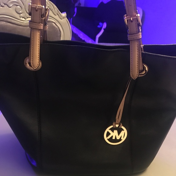 Authentic Michael kors bag - Picture 1 of 5