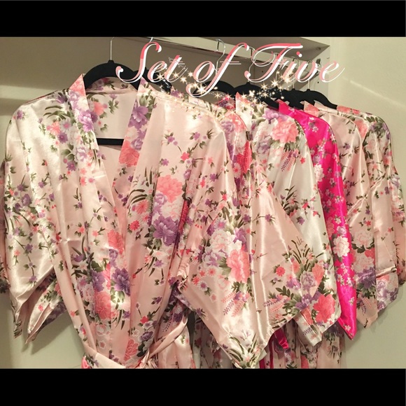 Set of 5 floral kimono robes