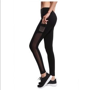 Mesh panel leggings with pocket