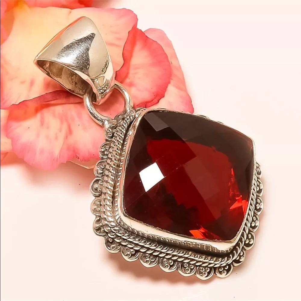 Beautiful Garnet Gem Sterling Silver 925 Pendant