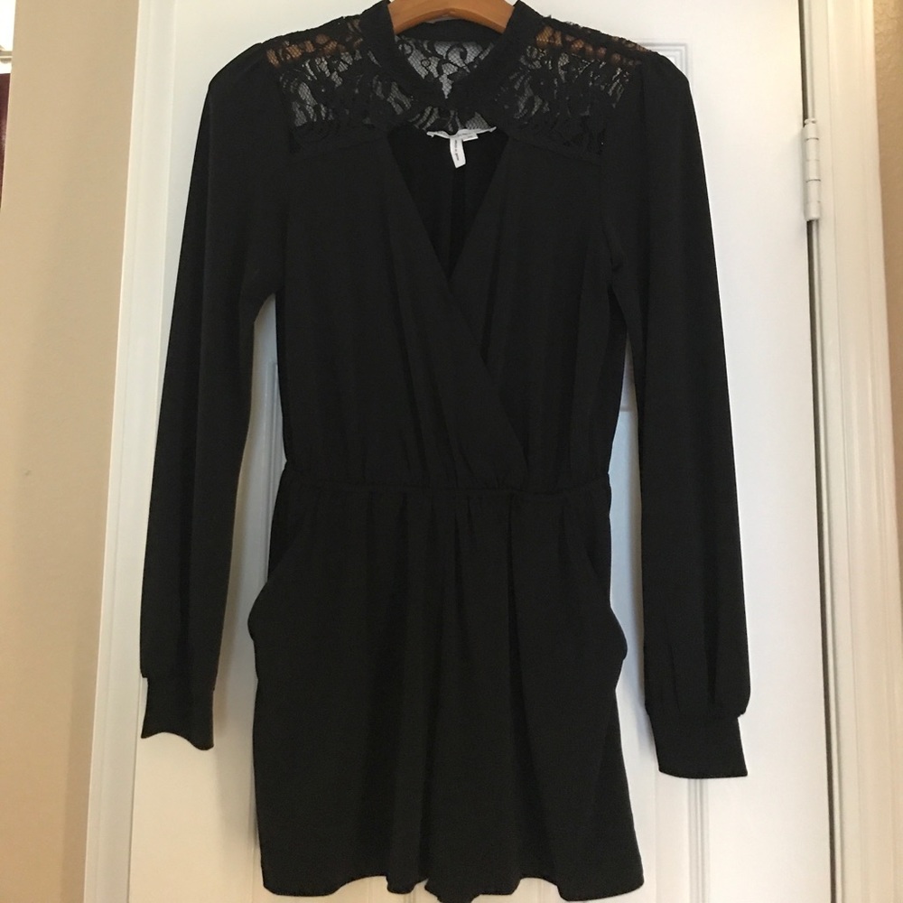 BCBG Romper🌹