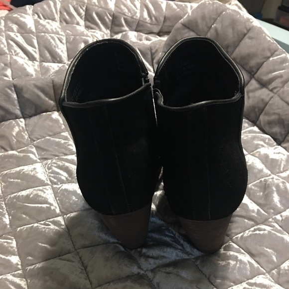 Very Volatile Wedge Bootie - Picture 3 of 4