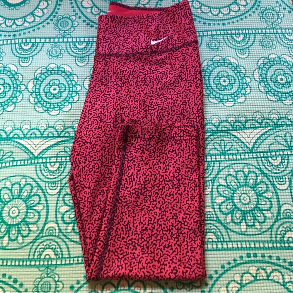 NIKE dri-fit cropped leggings