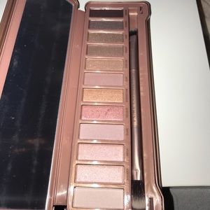 Eyeshadow palette