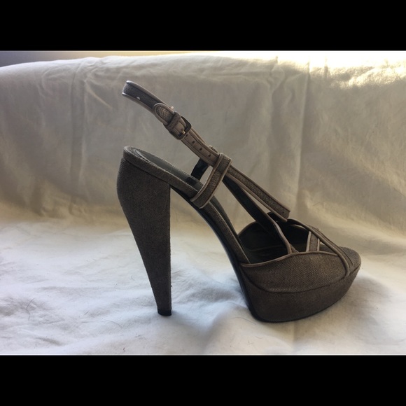 Authentic Burberry Sandals Size 36.5 - Picture 4 of 7