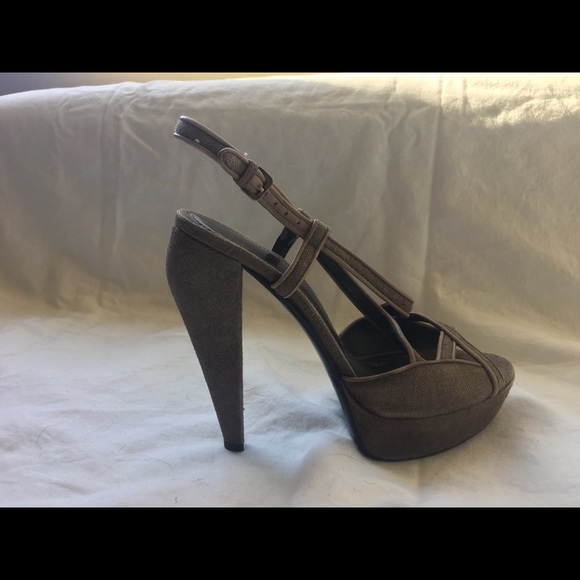 Authentic Burberry Sandals Size 36.5 - Picture 5 of 7