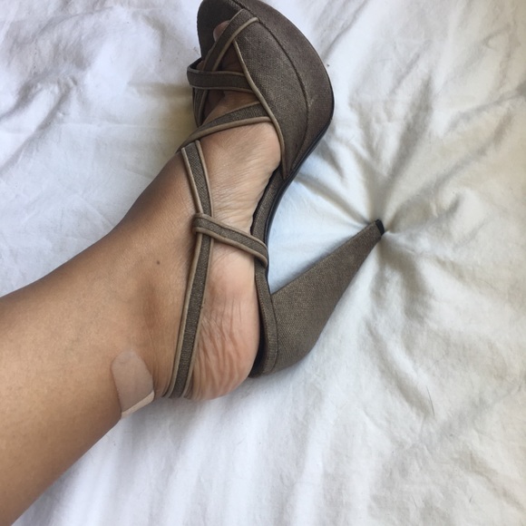 Authentic Burberry Sandals Size 36.5 - Picture 7 of 7