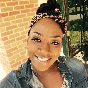 Meet your Posher, Shatara