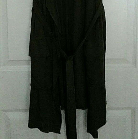 Sleeveless Military Style Duster - Picture 3 of 4