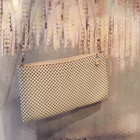 Cream crossbody! Shiny party bag - Picture 4 of 4