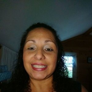 Meet your Posher, Ivia