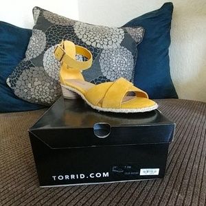 Crisscross mustard yellow sandals NWT