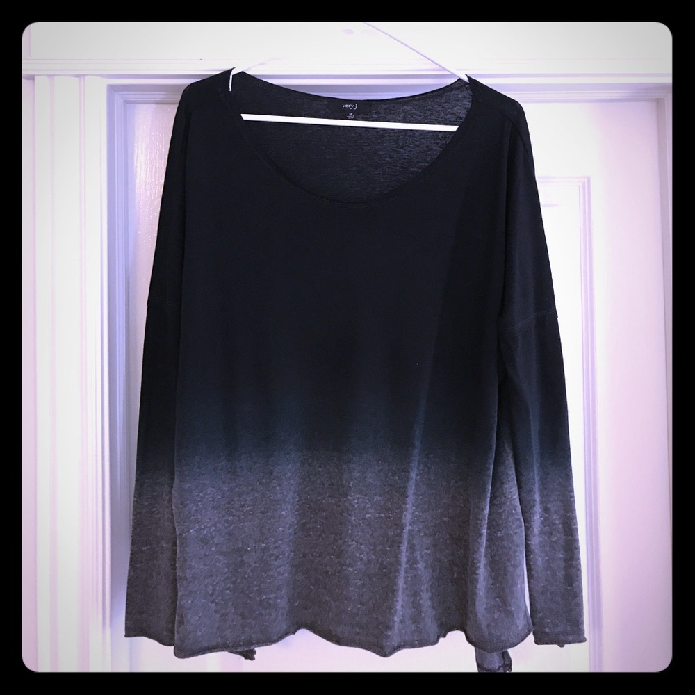 Mint condition black and grey long sleeve blouse