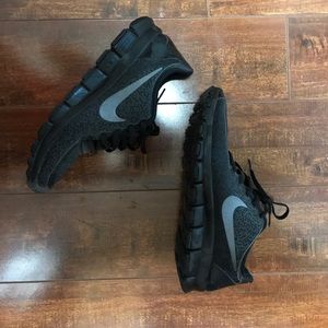 Women's Nike Free tennis shoes