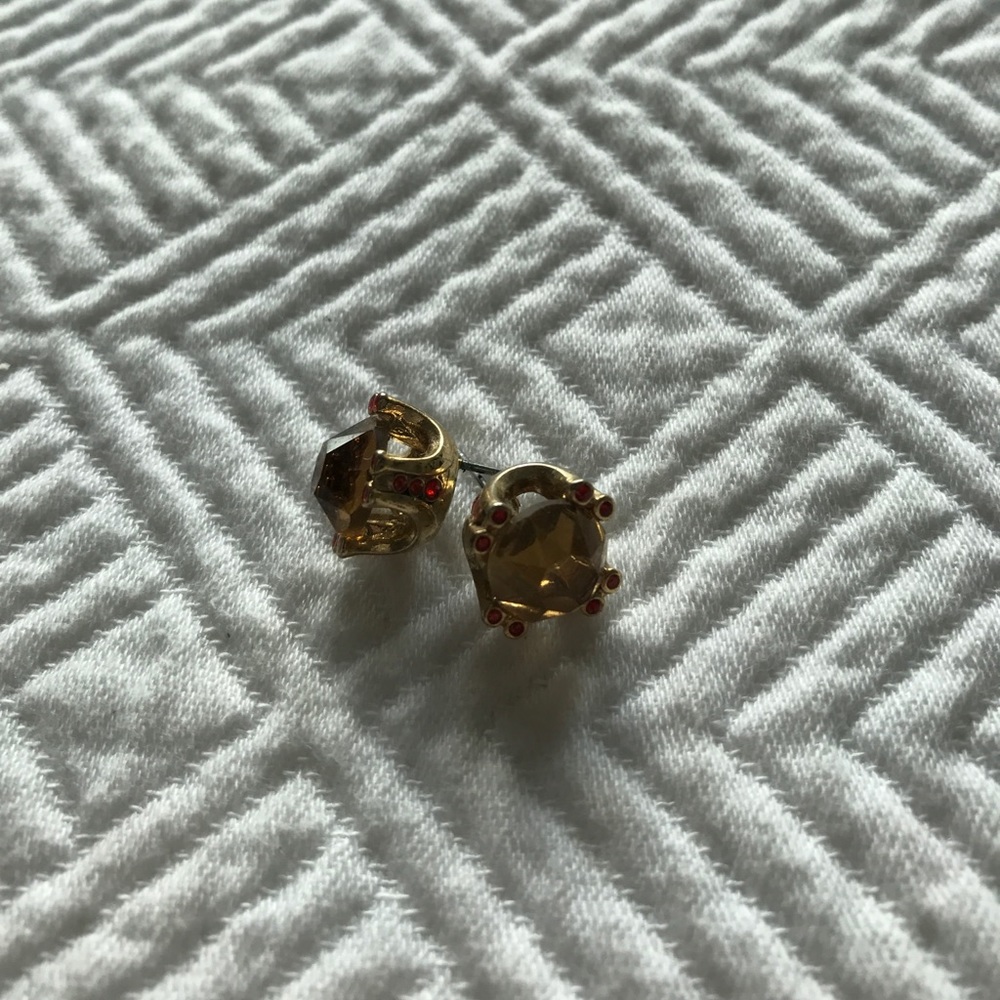 Stone and pink detail earrings