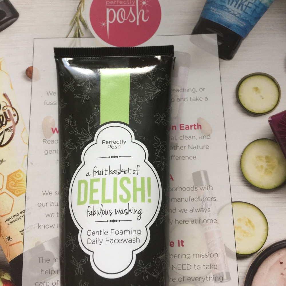 Perfectly Posh Delish! Face Wash
