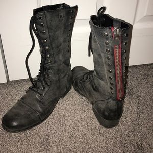 Combat boots