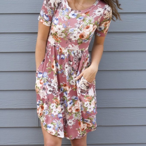 Dresses & Skirts - Dress