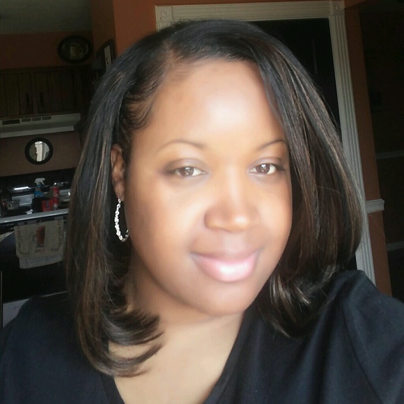 Meet your Posher, Kenethia - Picture 1 of 1