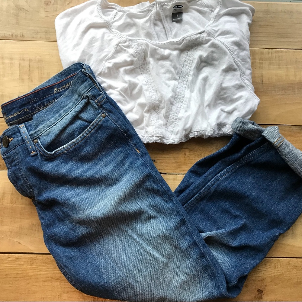 NWOT cropped relaxed boyfriend jeans, size 2! 🌿