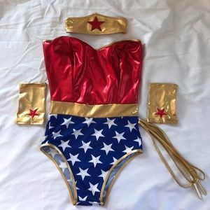 💫Frederick’s of Hollywood Wonder Woman Costume💫