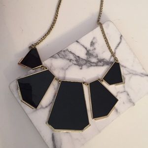 ✨Black & gold statement necklace✨