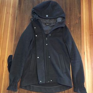 Lululemon winter coat size 2