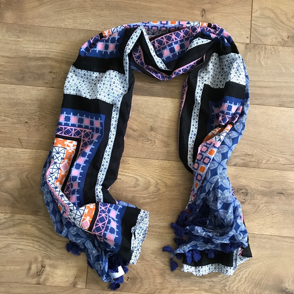 Stella & Dot Capri Cotton Wrap- Moroccan tile