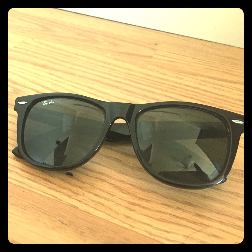 Ray Ban Wayfarer black glasses