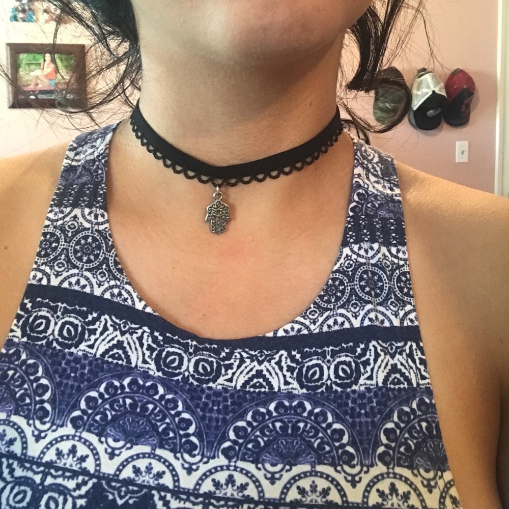 Choker - Picture 2 of 2