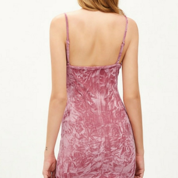 🦋LAST ONE🦋Crushed Velvet Dress - Picture 3 of 7