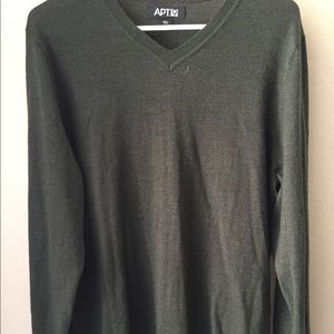 Hunter green men's sweater