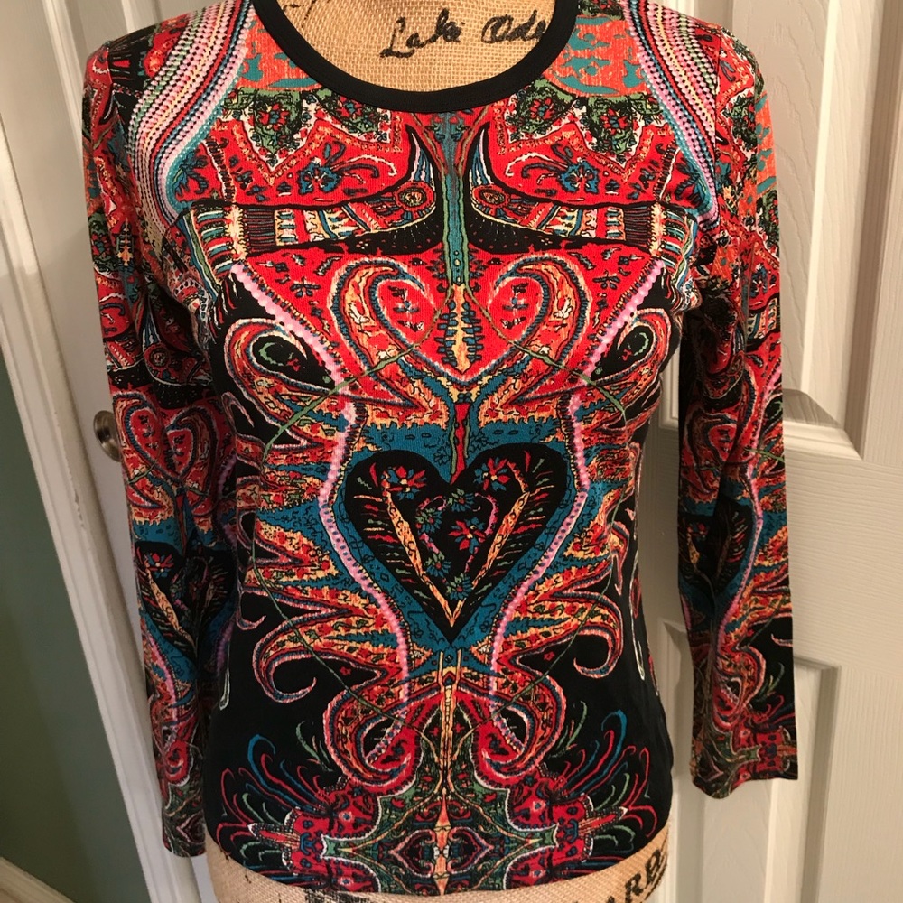 Multicolored long sleeved shirt