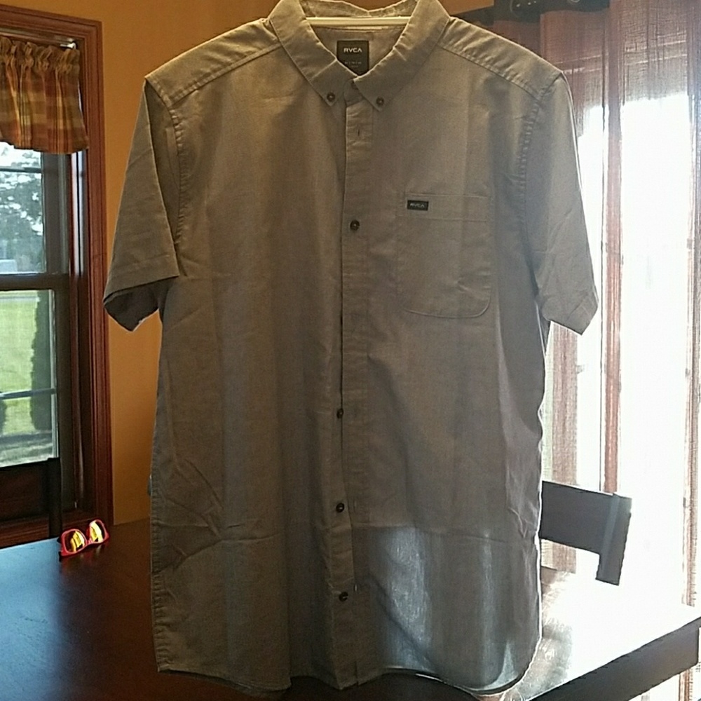 Mens lightweight button down RVCA shirt