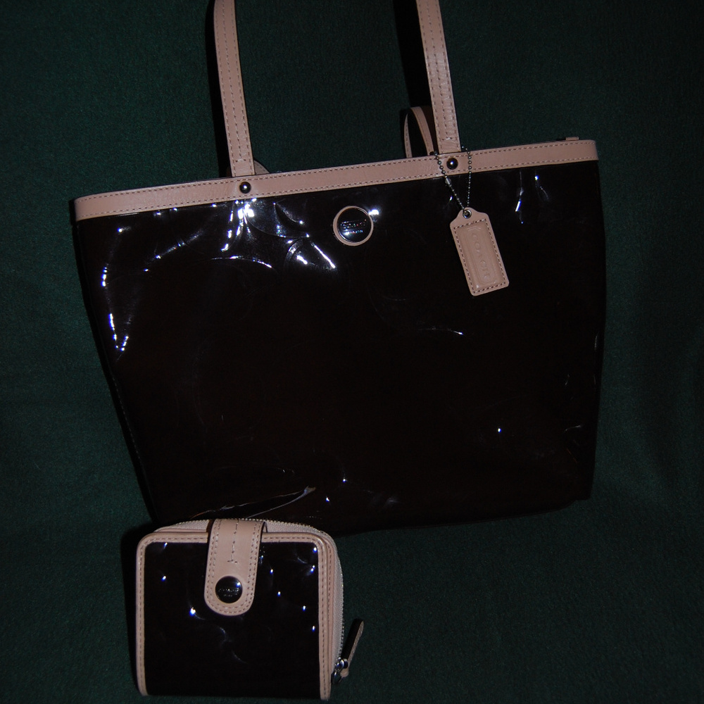 Like New!!! Coach Patent Purse and Wallet Set