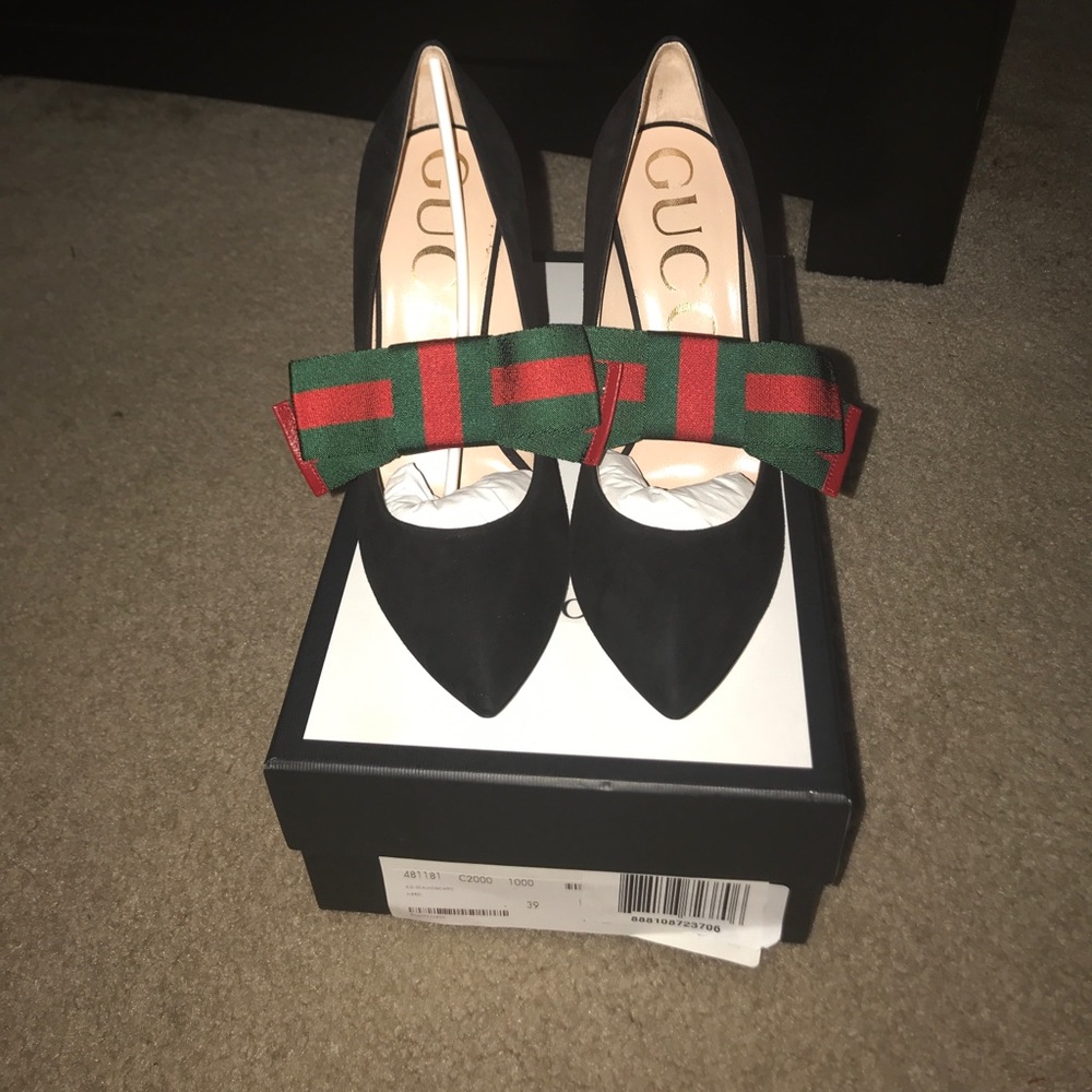 SOLD!! 💃🏽Worn once Gucci Shoes size 39