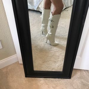 WINTER WHITE Knee high heeled boots SLEEK & SEXY