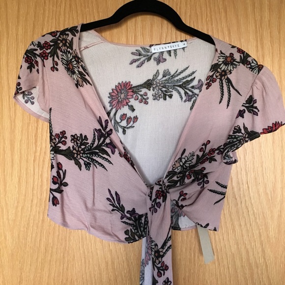 NWT Flynn skye that's a wrap crop top - Picture 2 of 4