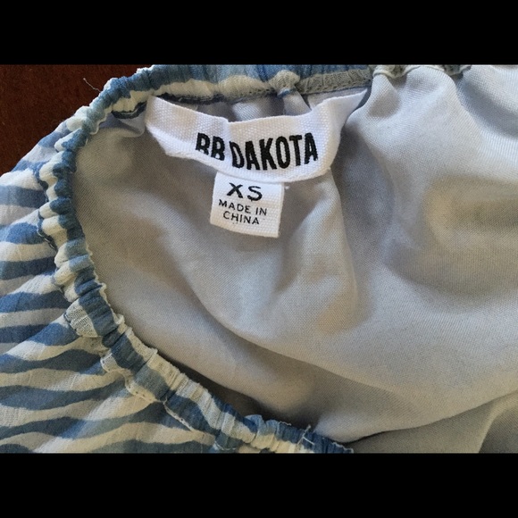 SOLD🚫BB Dakota Poppy Field Pleated Skirt - Picture 4 of 7