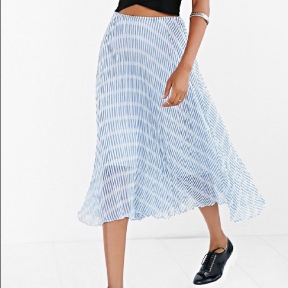 SOLD🚫BB Dakota Poppy Field Pleated Skirt - Picture 5 of 7